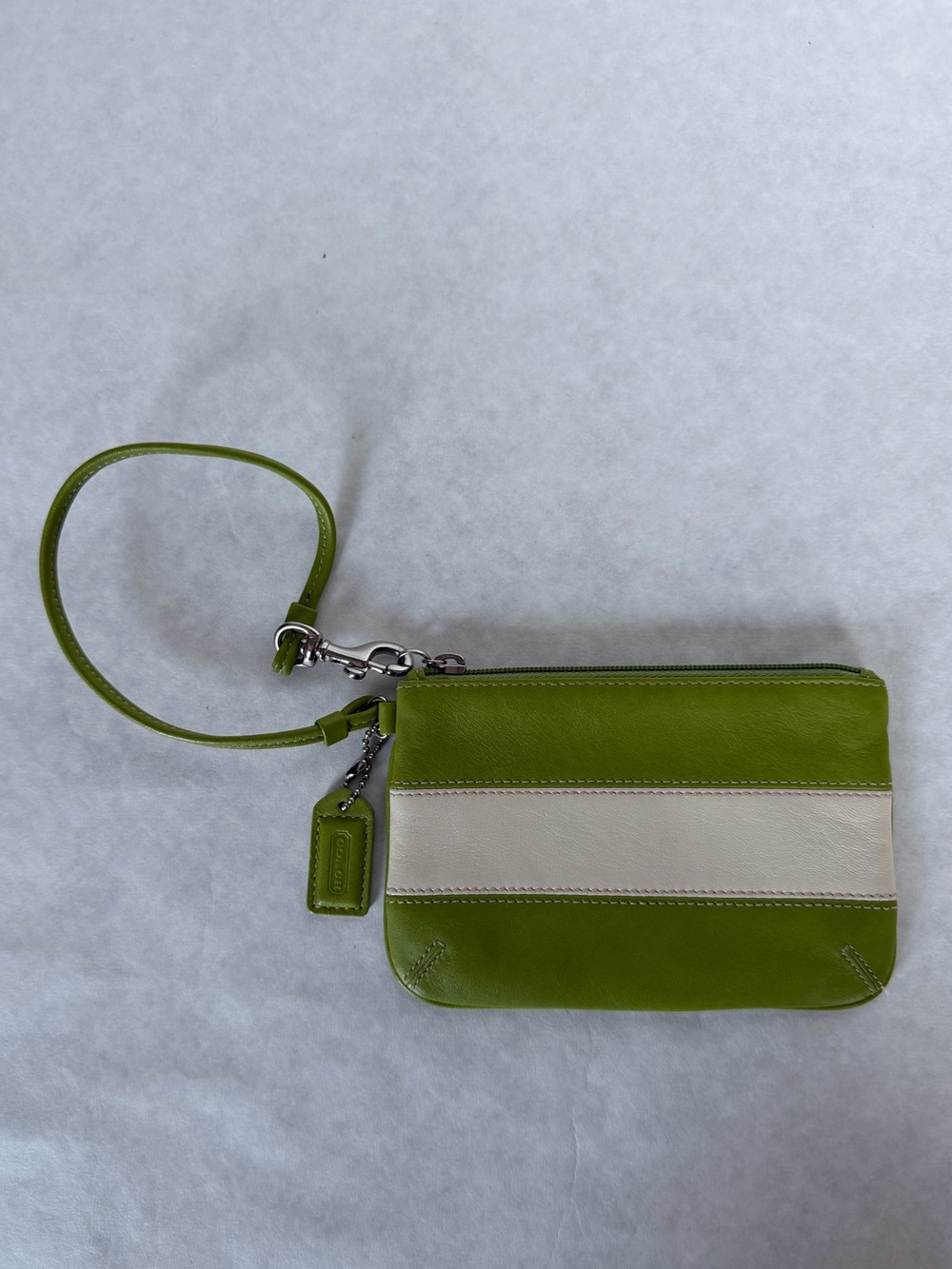 Coach Vintage Green & Cream Leather Wristlet Pouch Y2K